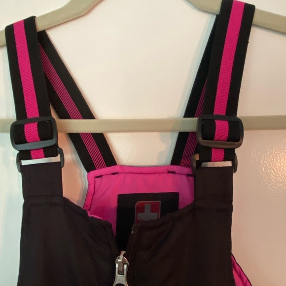 Swiss Tech- Child’s Size 6/6x Black/Pink Adjustable Snow Bibs - Picture 7 of 10